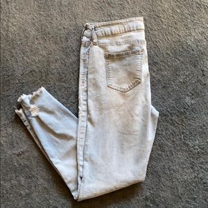 Celebrity pink light wash jeans size 9/29